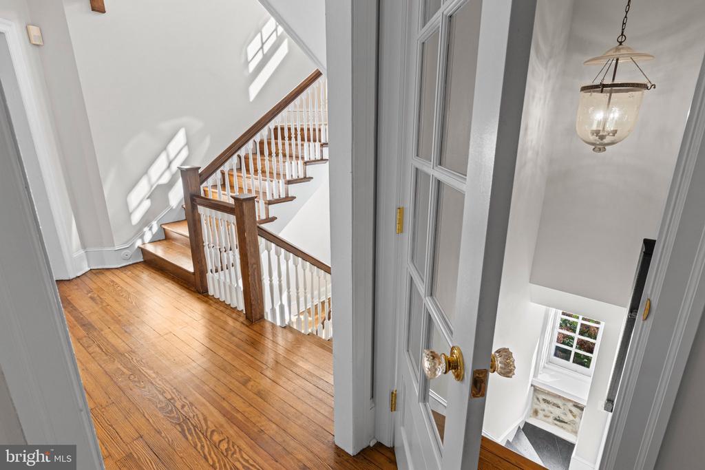 305 AUDUBON AVENUE