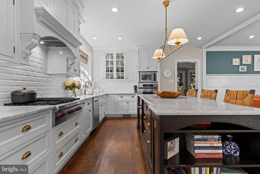 305 AUDUBON AVENUE