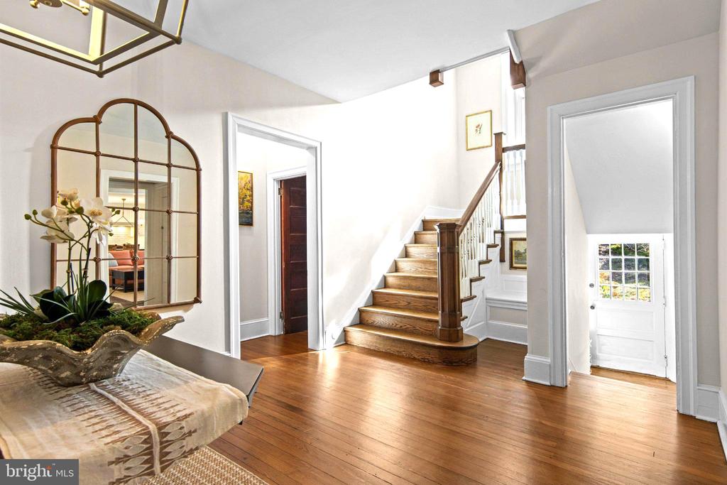 305 AUDUBON AVENUE