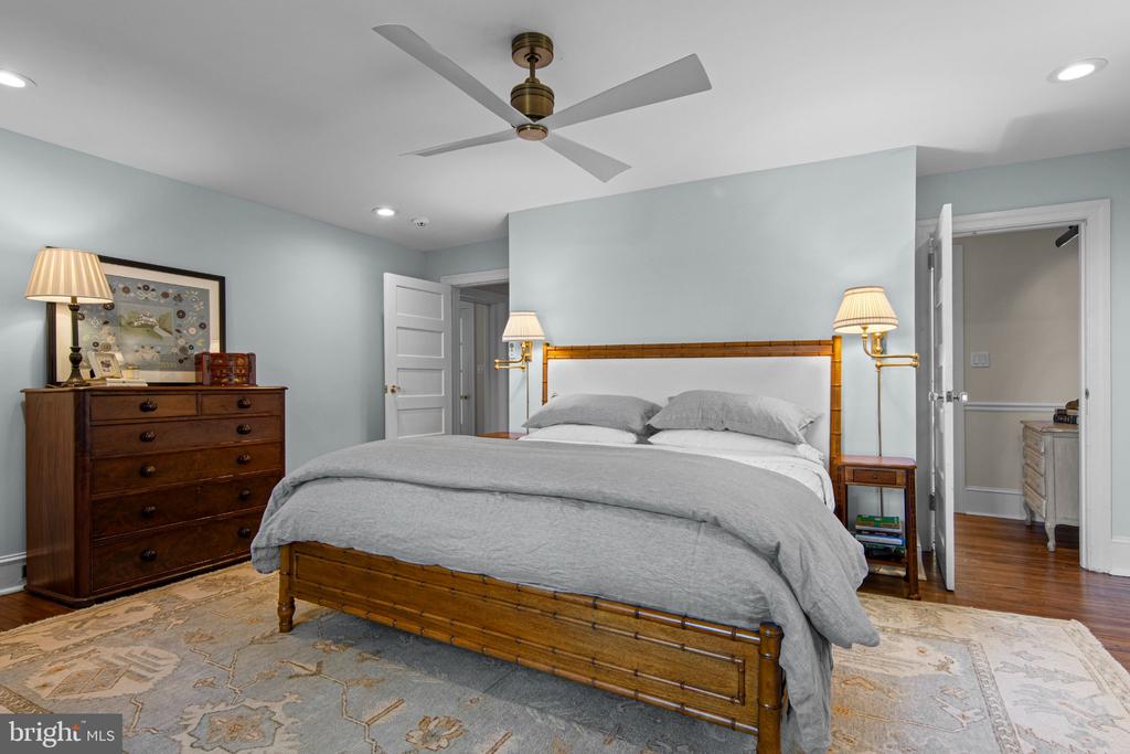 305 AUDUBON AVENUE