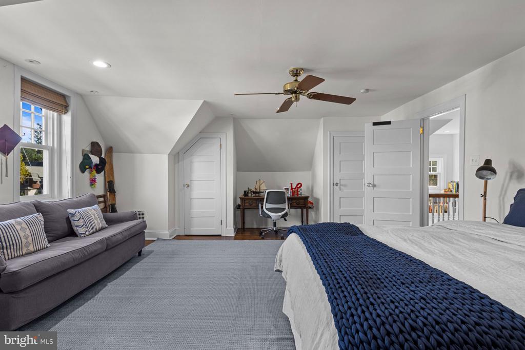 305 AUDUBON AVENUE