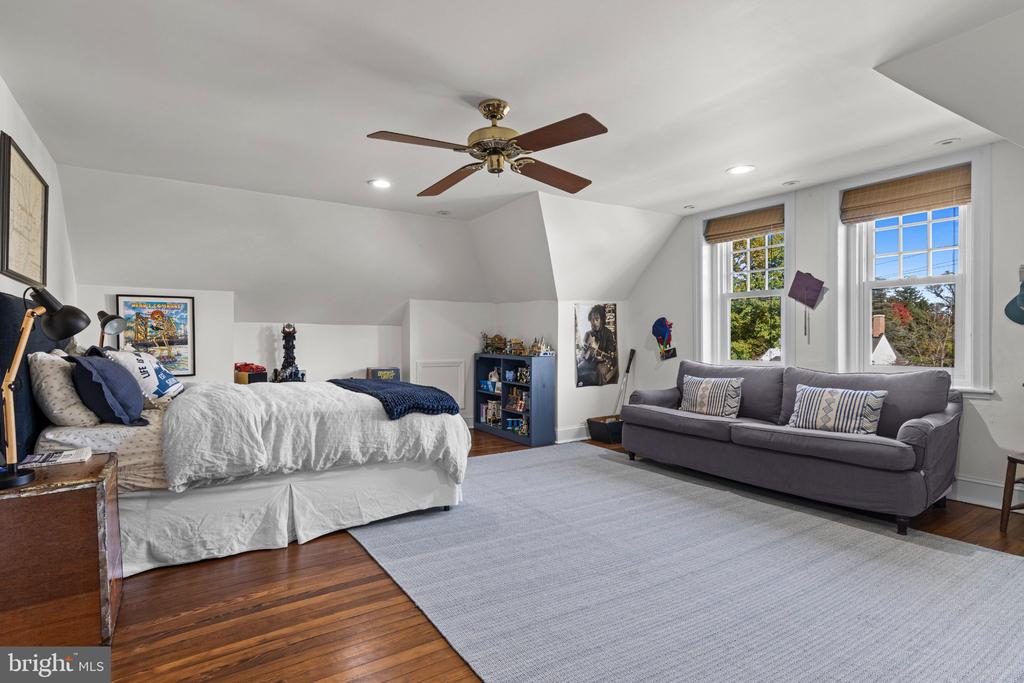 305 AUDUBON AVENUE