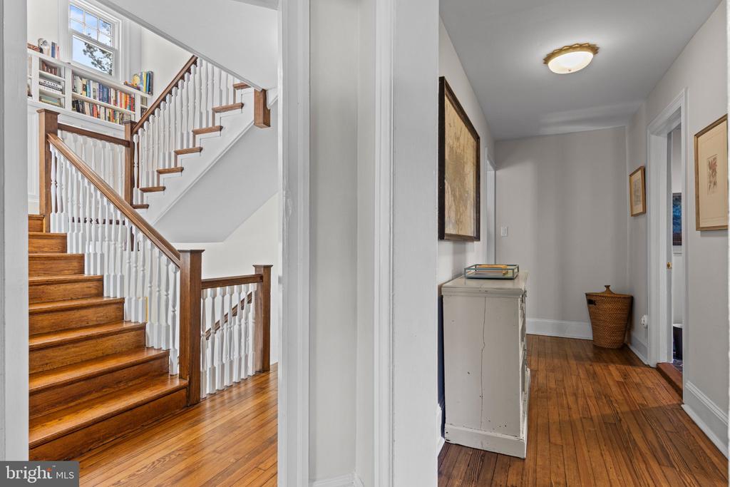 305 AUDUBON AVENUE