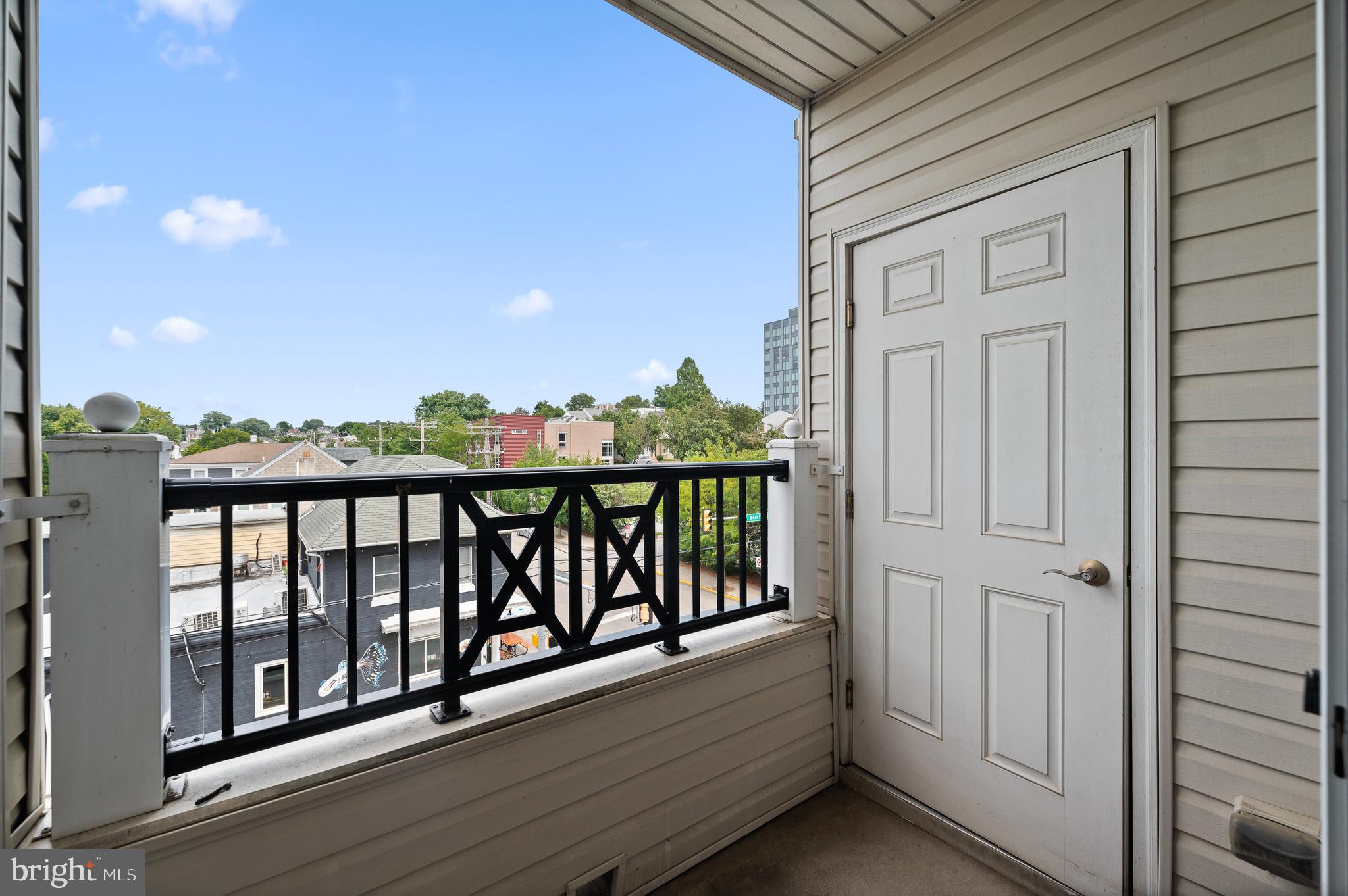 300 W Elm St #2434
