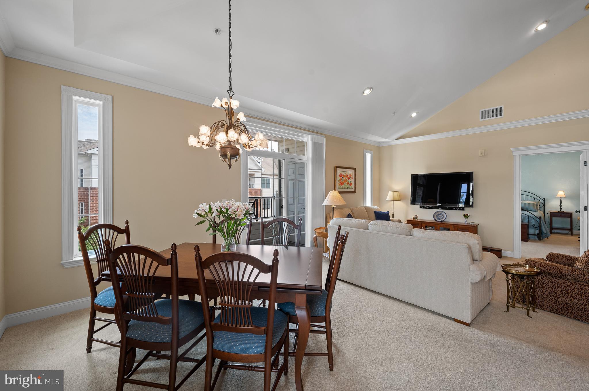300 W Elm St #2434