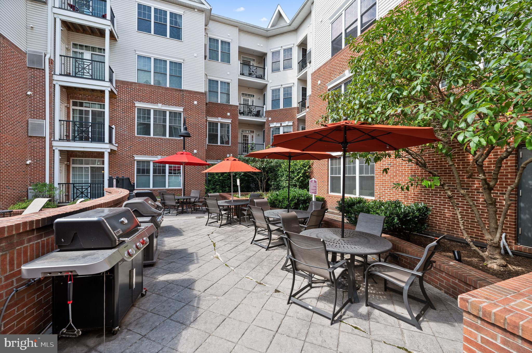 300 W Elm St #2434