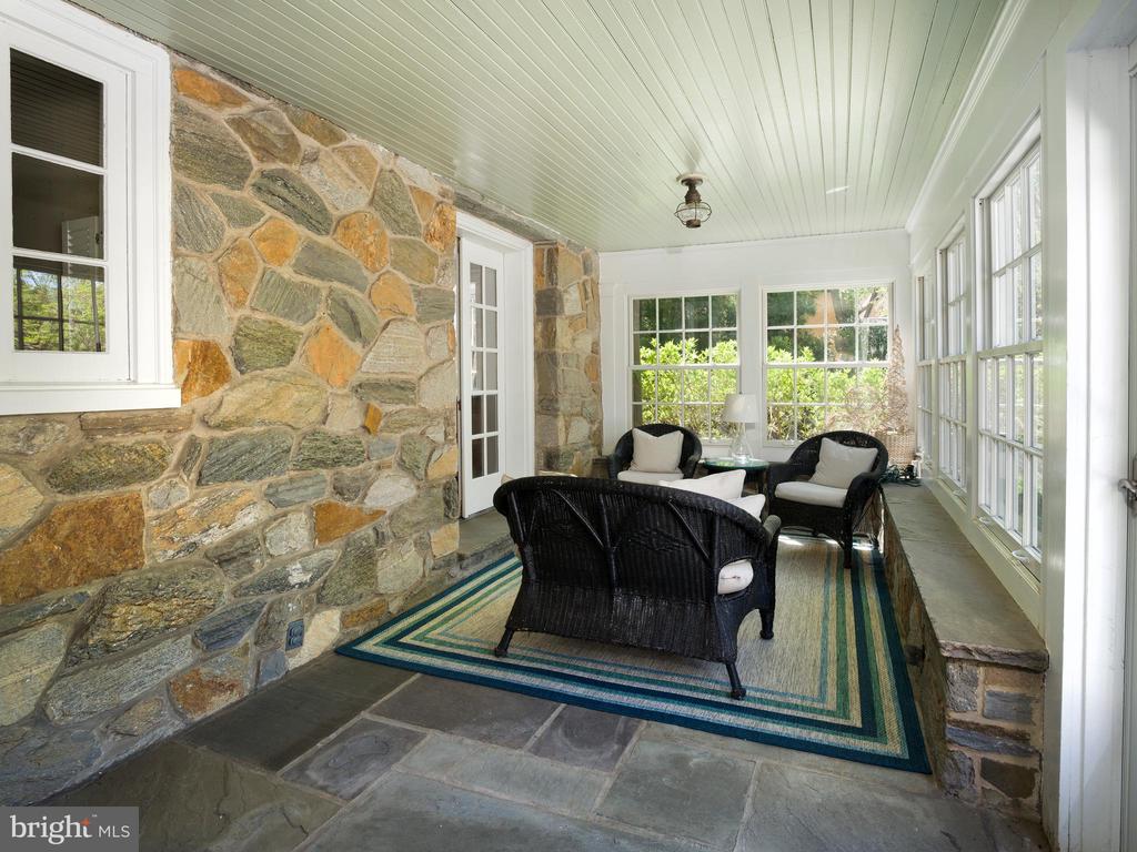454 MORENO ROAD