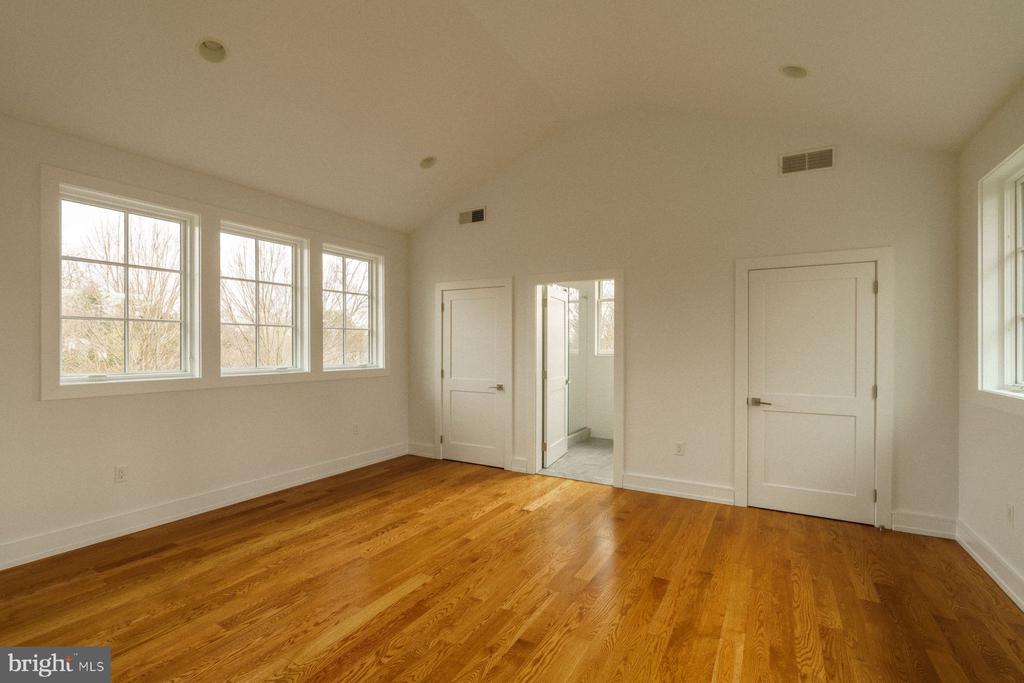 609 SAINT ANDREWS ROAD