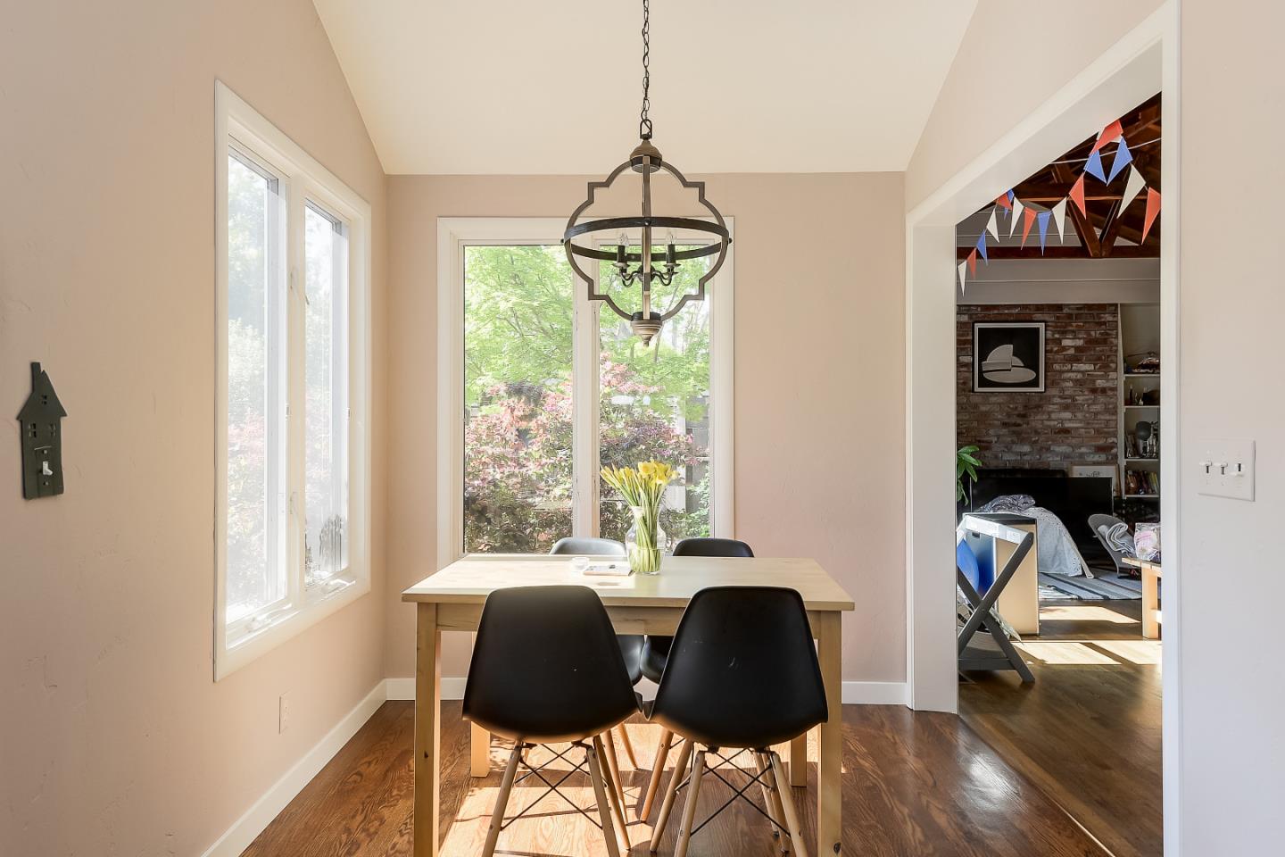 261 Stanford AVE