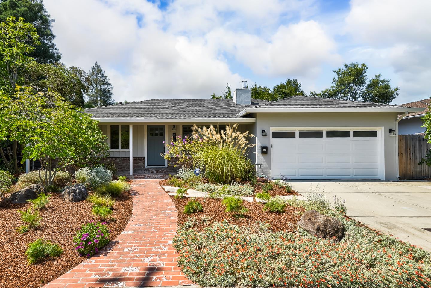 815 Arbor RD