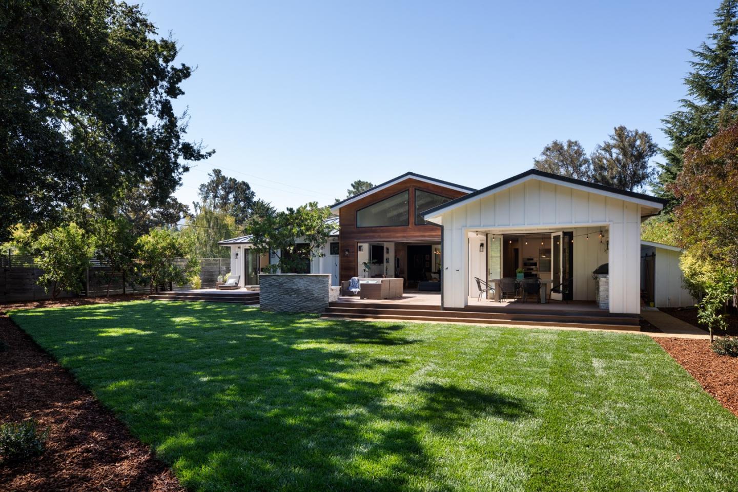 349 Blue Oak LN