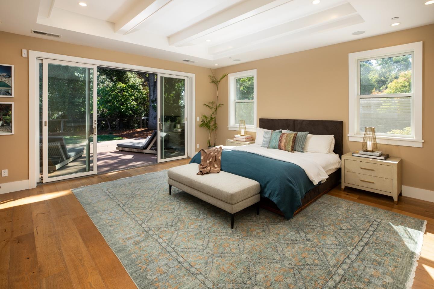 349 Blue Oak LN