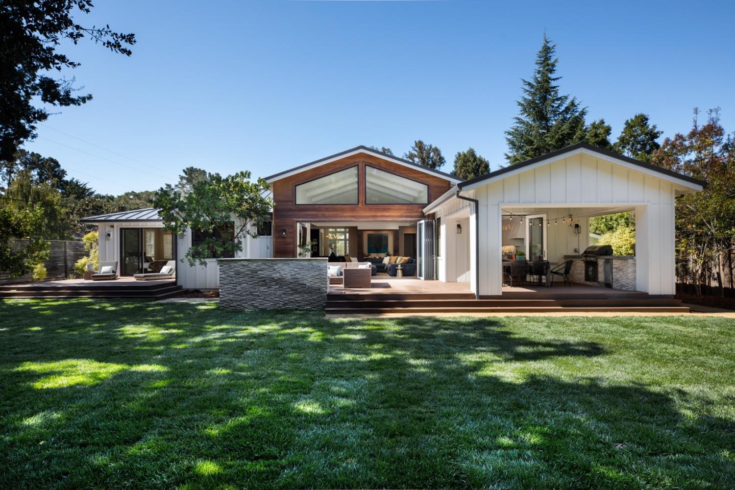 349 Blue Oak LN