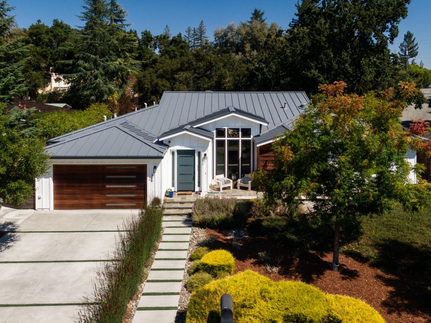 349 Blue Oak LN