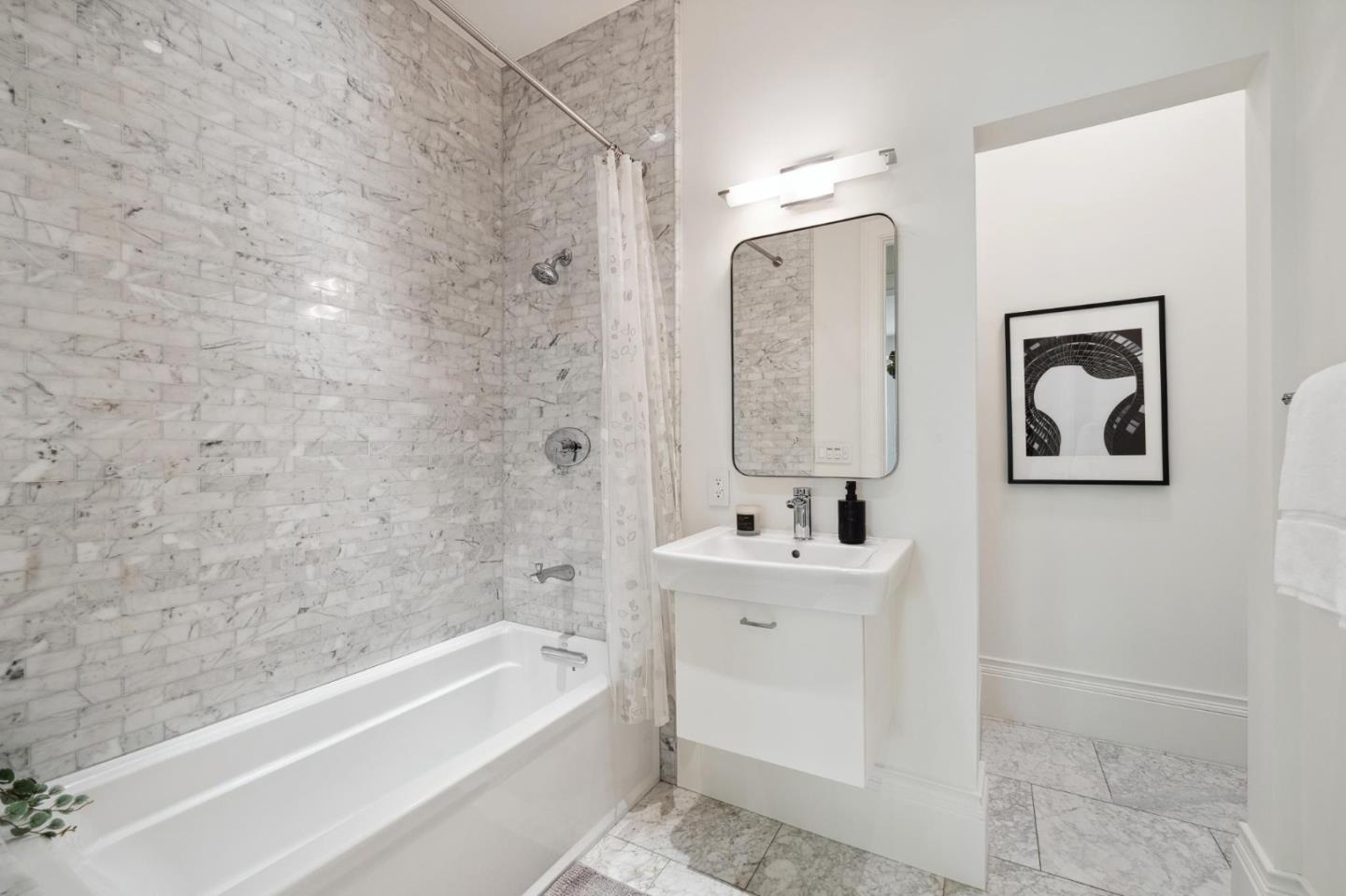 56 Divisadero ST