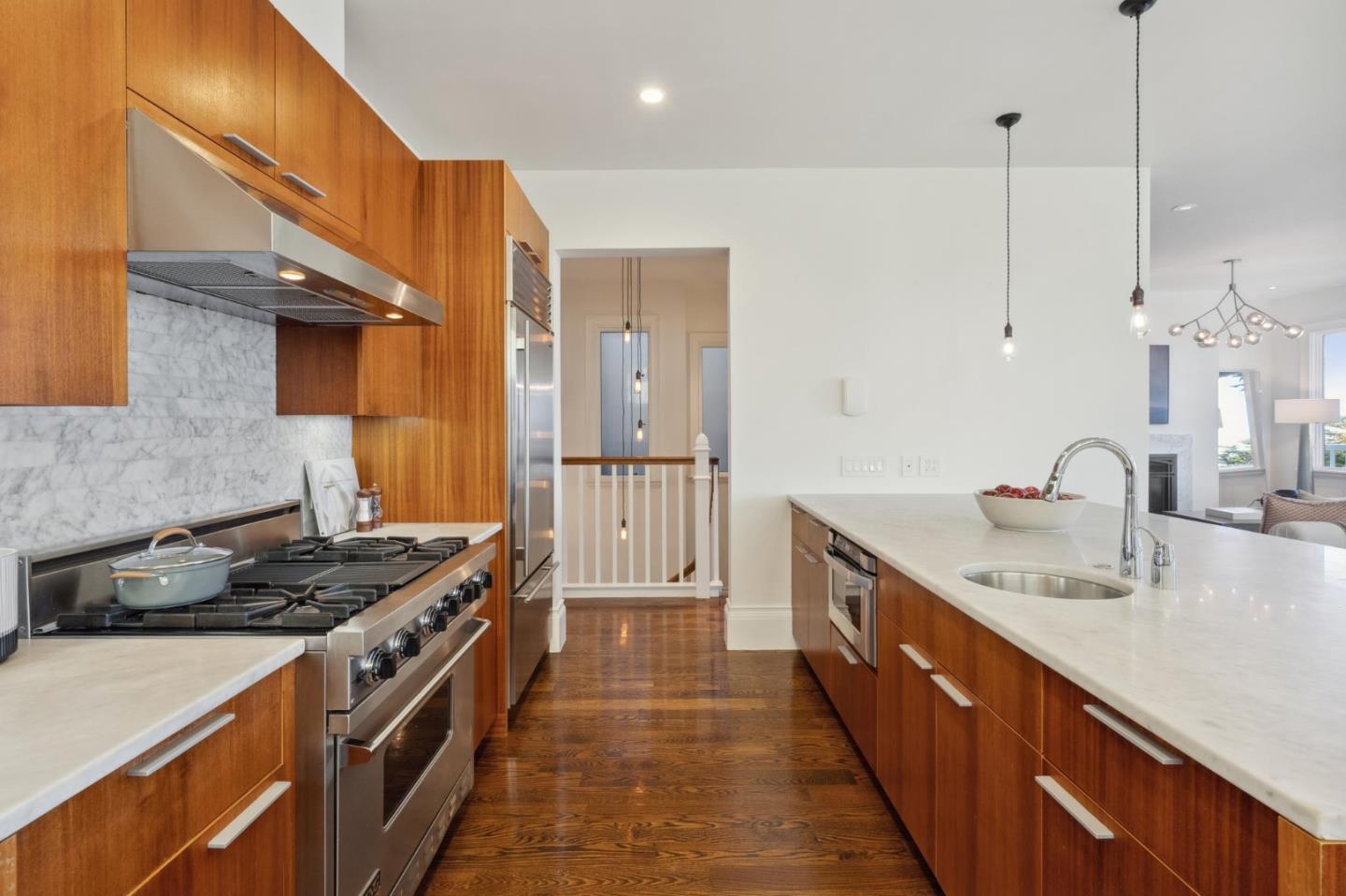 56 Divisadero ST