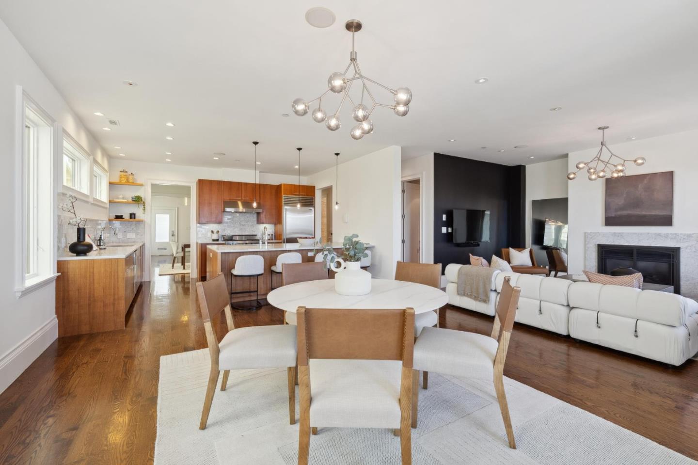56 Divisadero ST