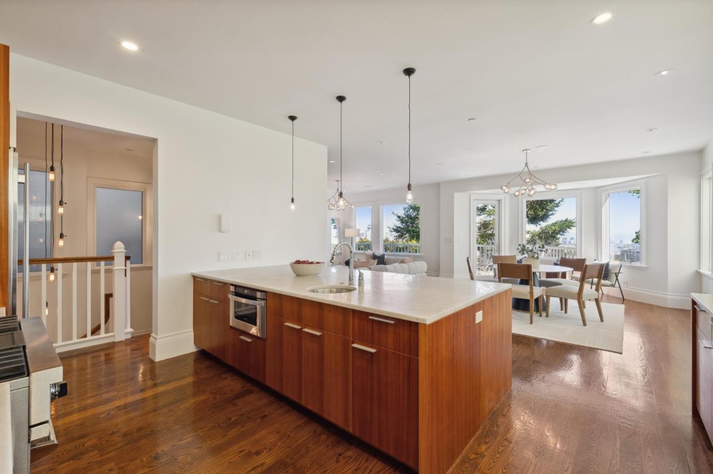 56 Divisadero ST