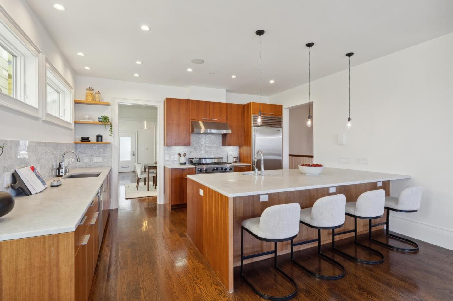 56 Divisadero ST