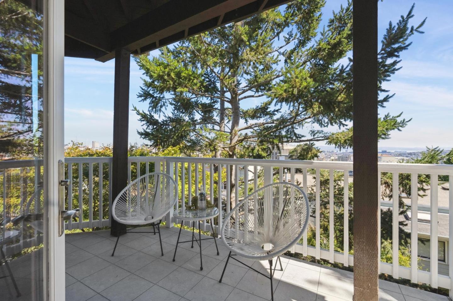 56 Divisadero ST