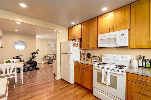 824 Fremont ST 1