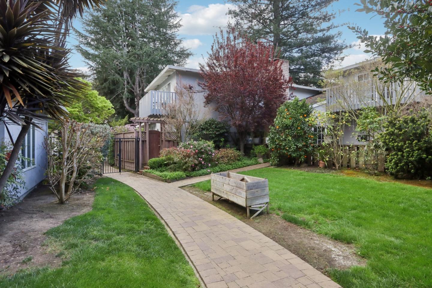 1314 University DR