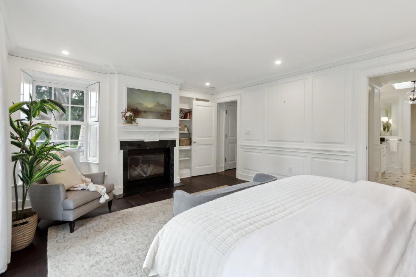 1314 University DR