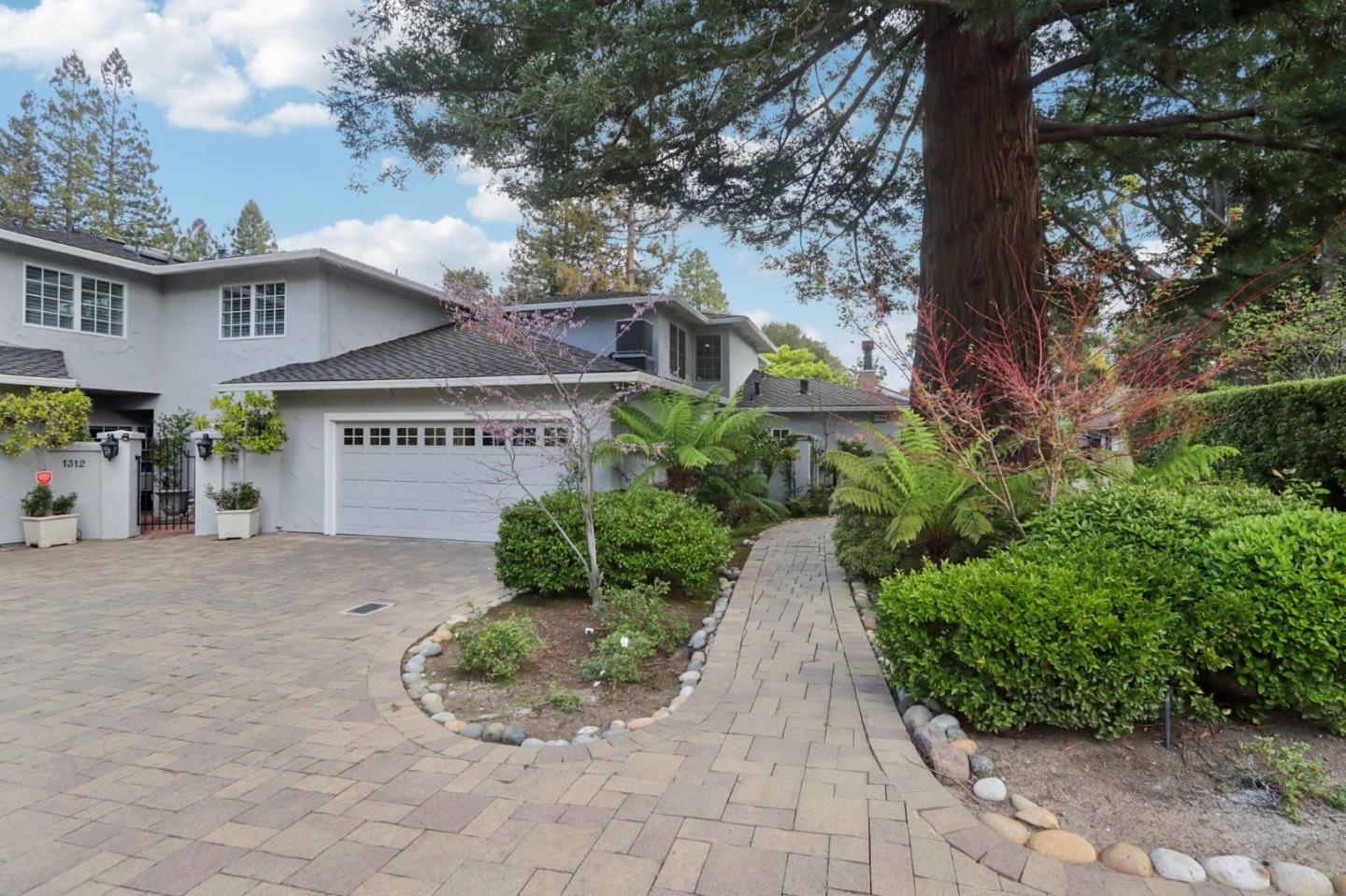 1314 University DR