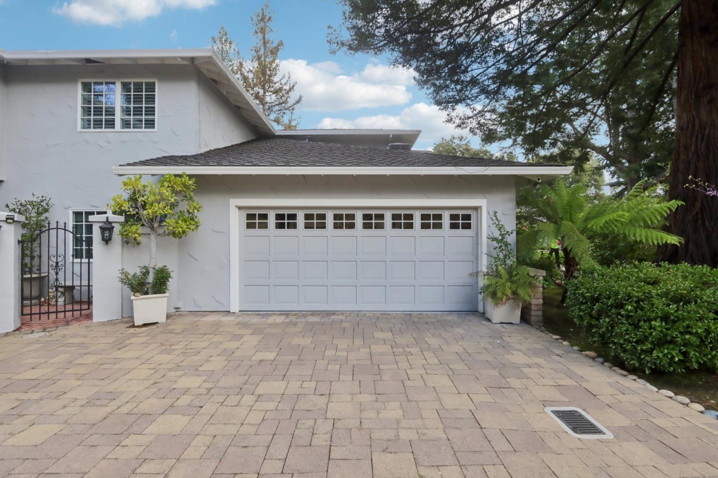 1314 University DR