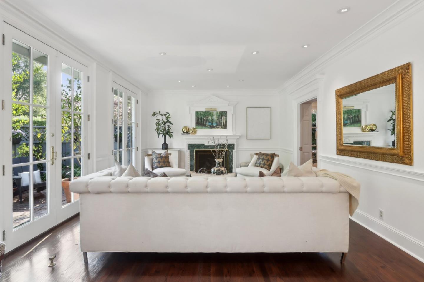 1314 University DR