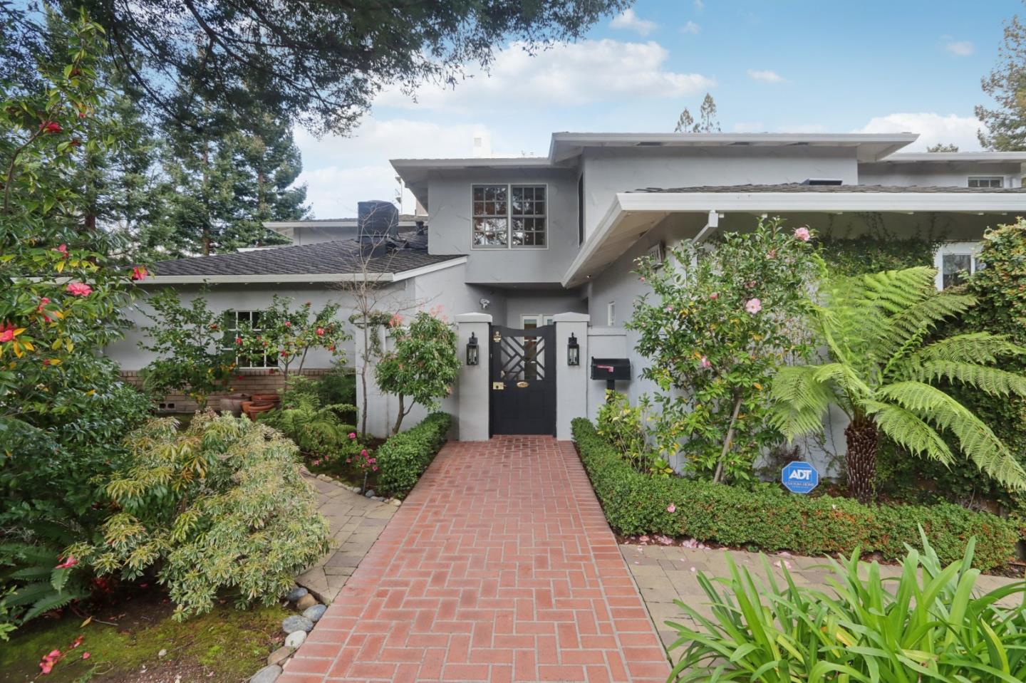 1314 University DR