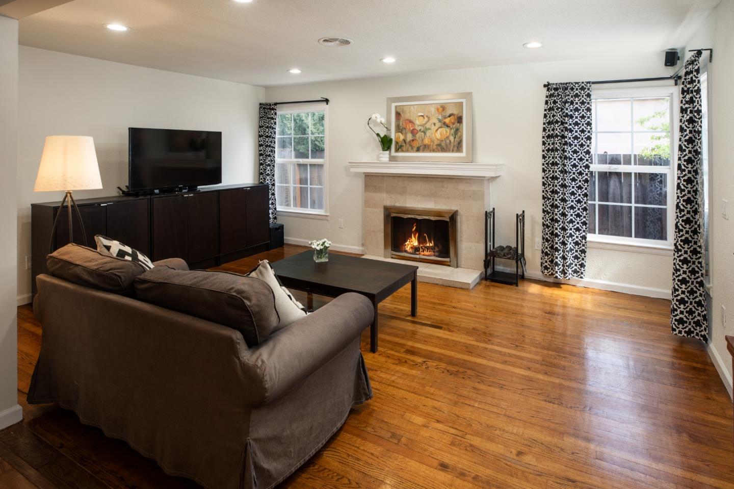 402 Poplar Avenue