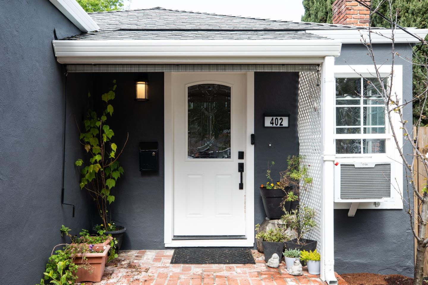 402 Poplar Avenue