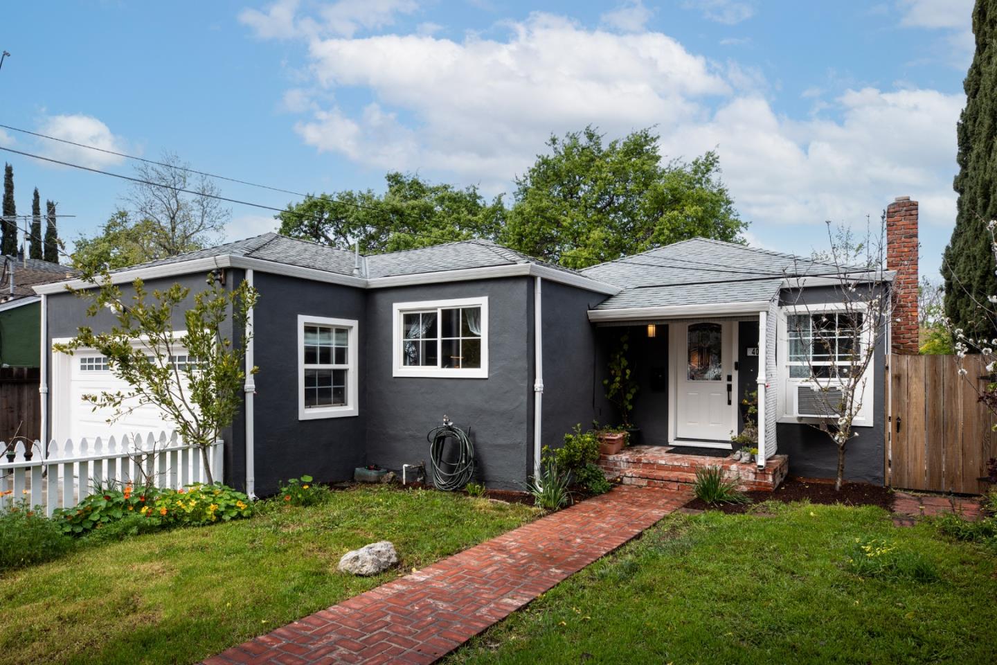 402 Poplar Avenue