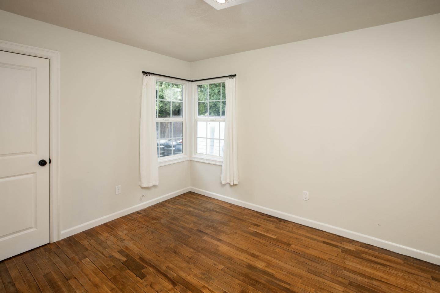 402 Poplar Avenue