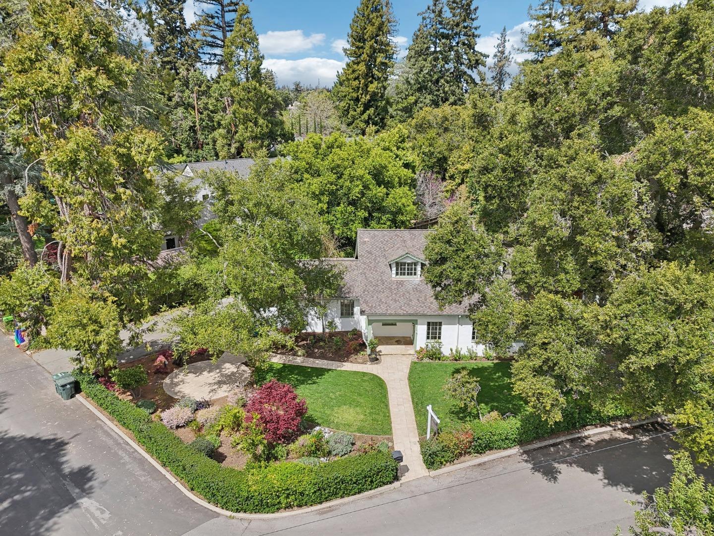 1040 Creek DR