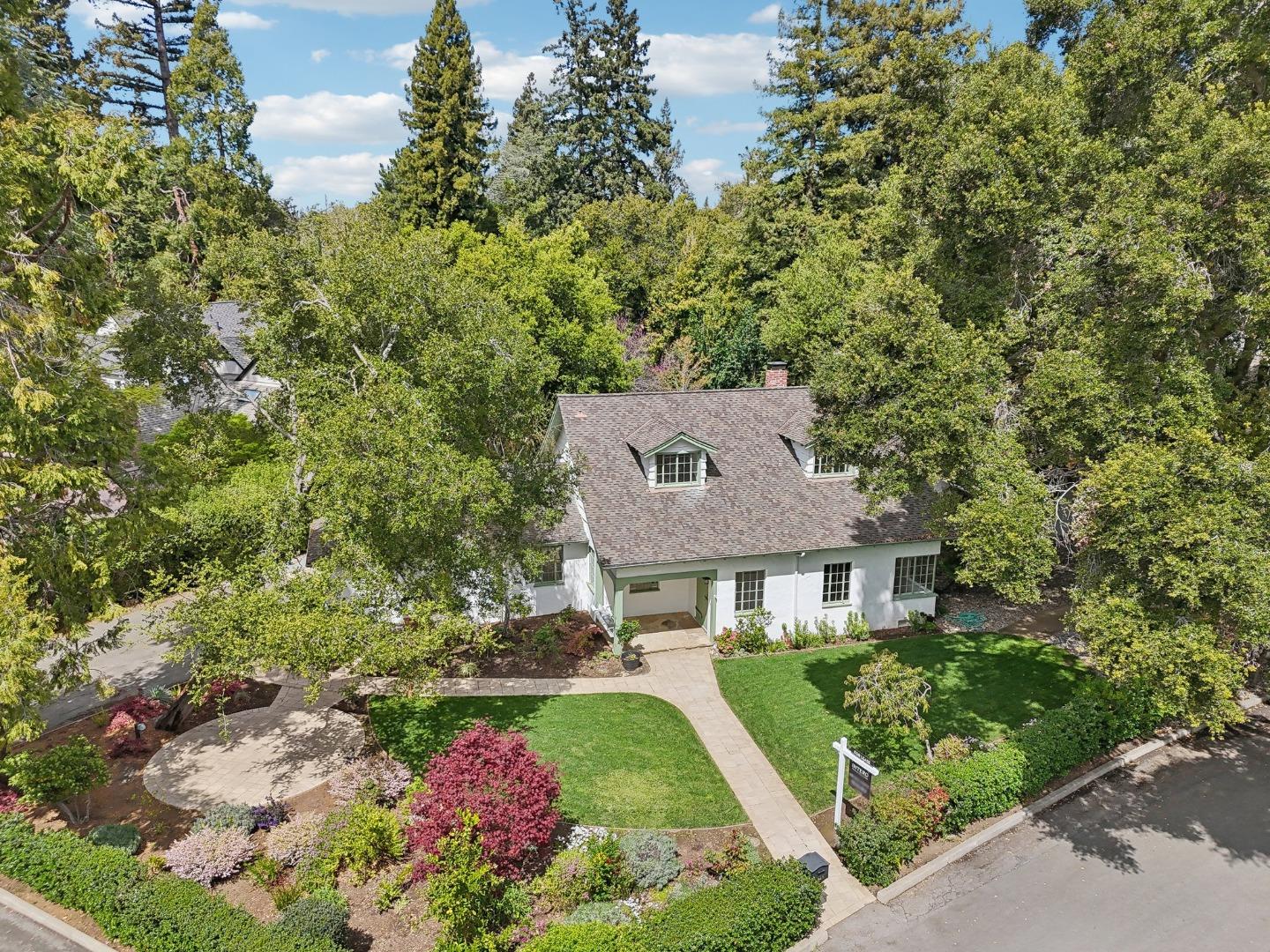 1040 Creek DR
