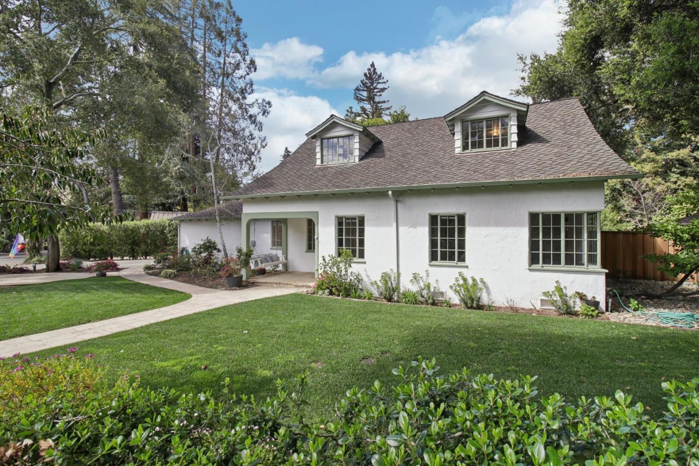 1040 Creek DR