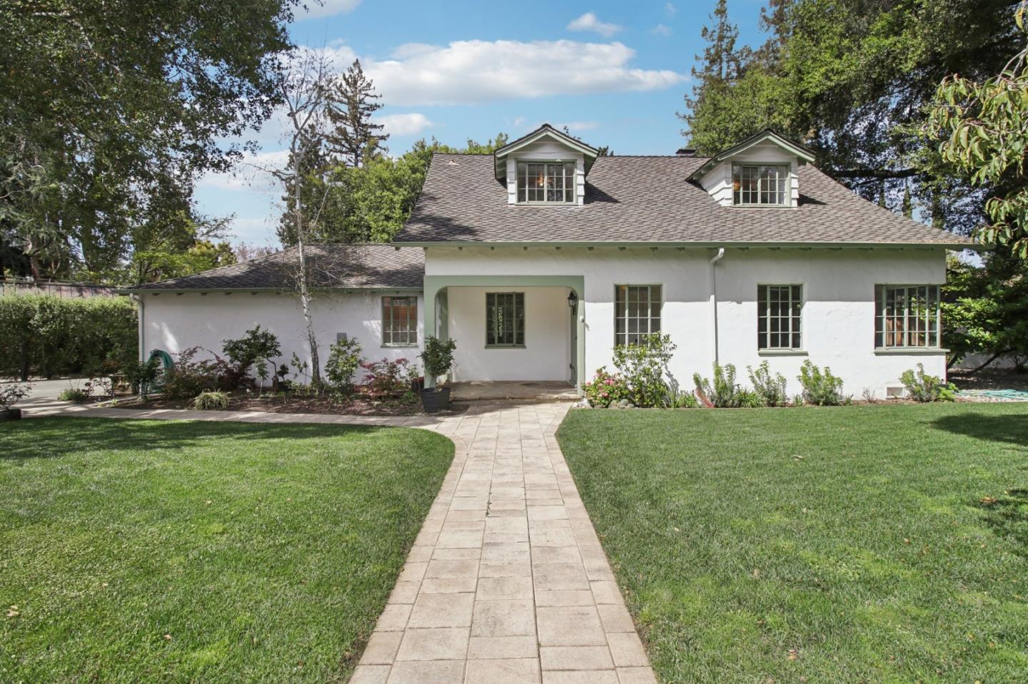 1040 Creek DR
