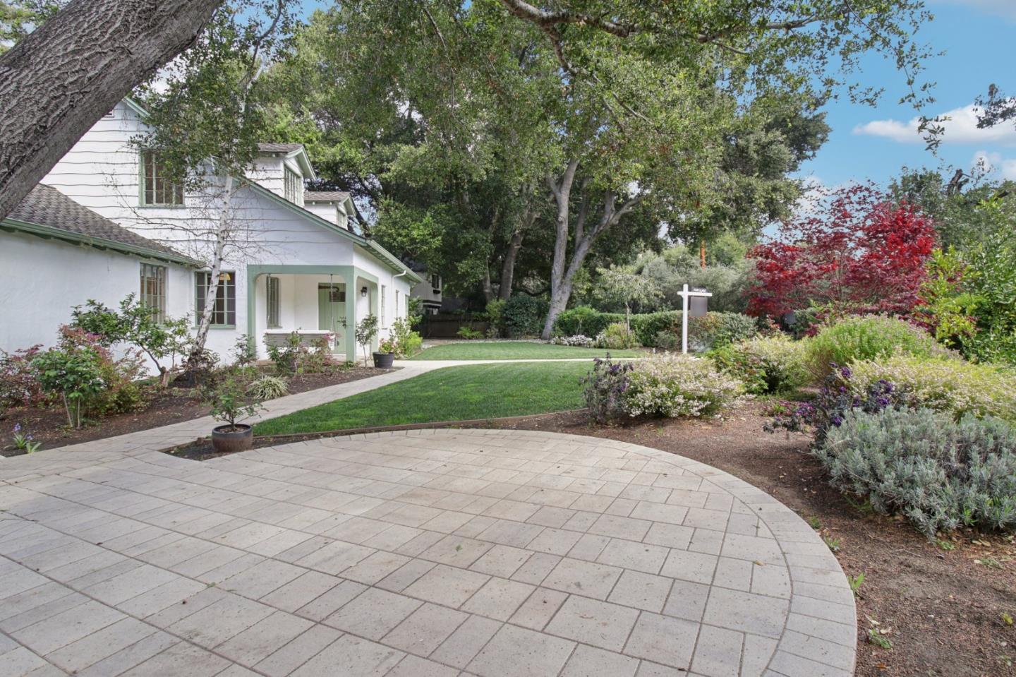 1040 Creek DR