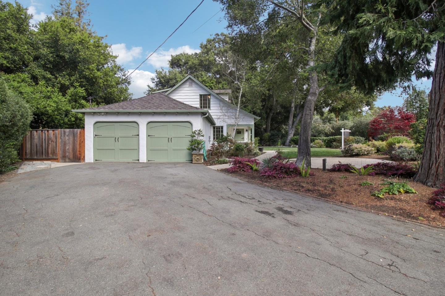 1040 Creek DR