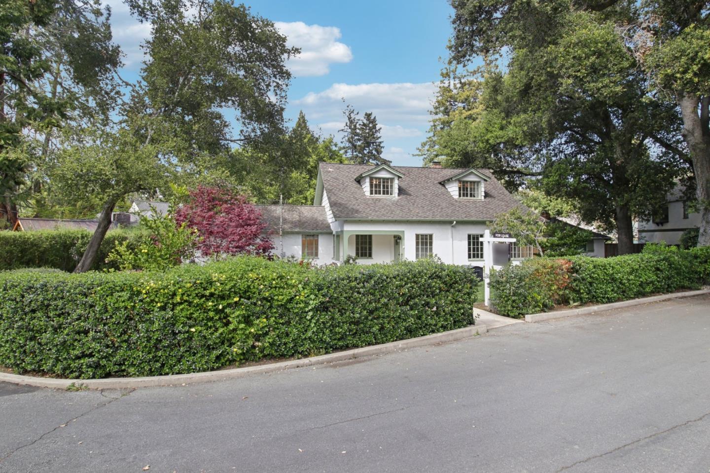 1040 Creek DR