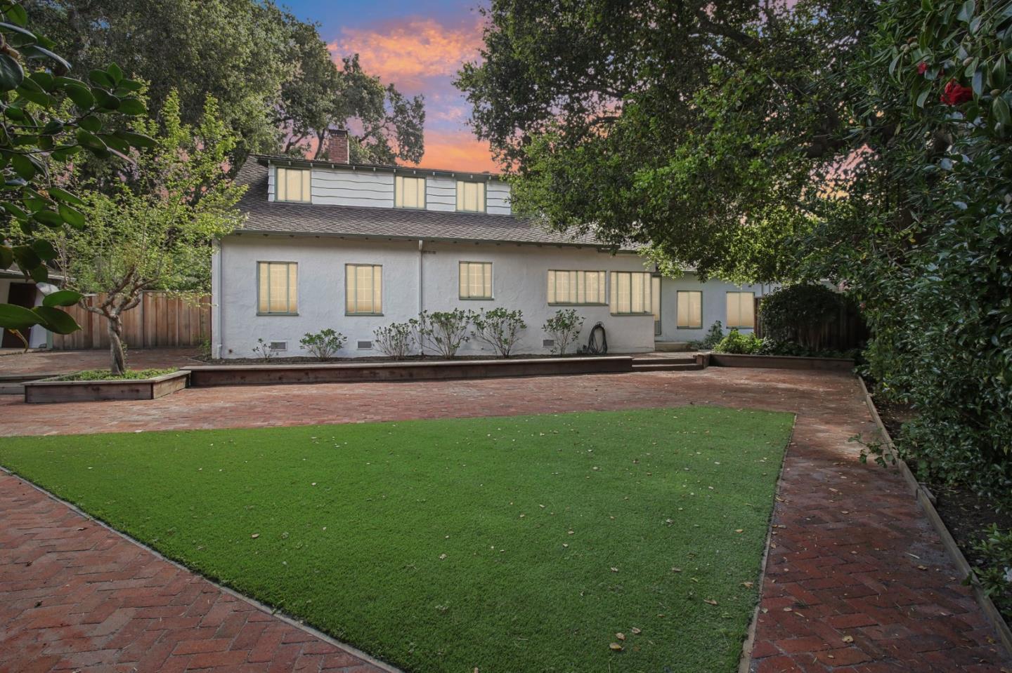 1040 Creek DR