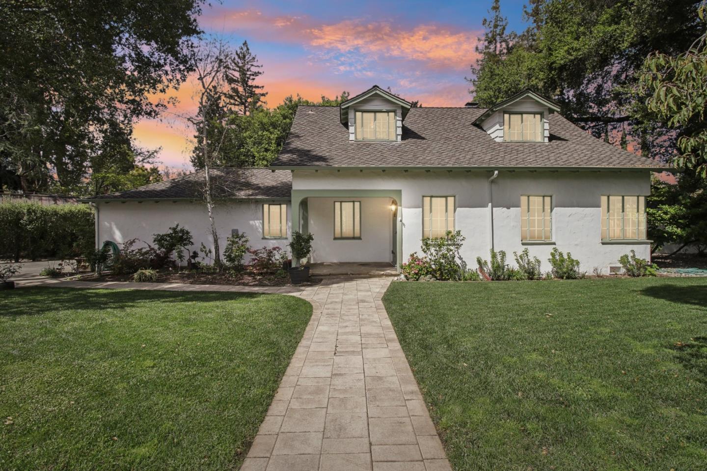 1040 Creek DR