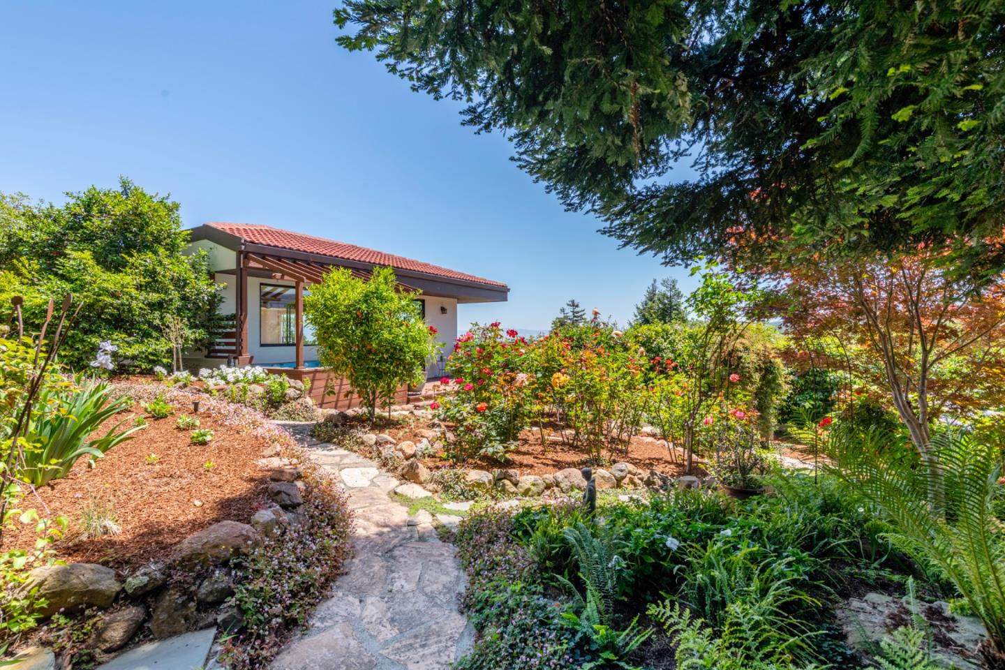 165 Golden Oak Drive
