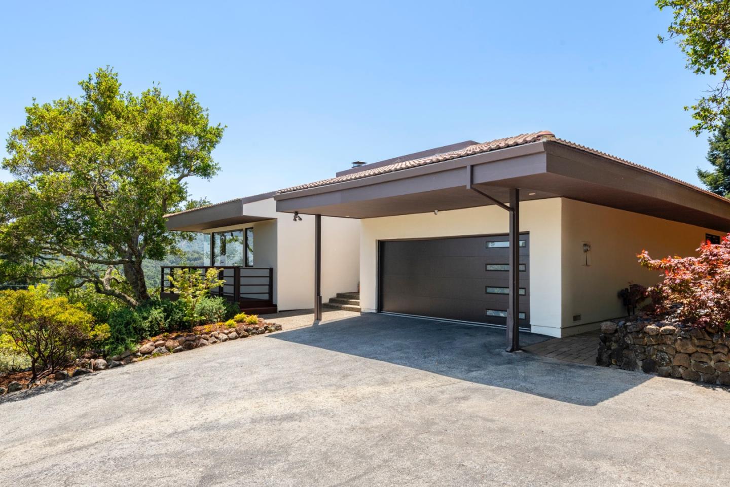 165 Golden Oak Drive