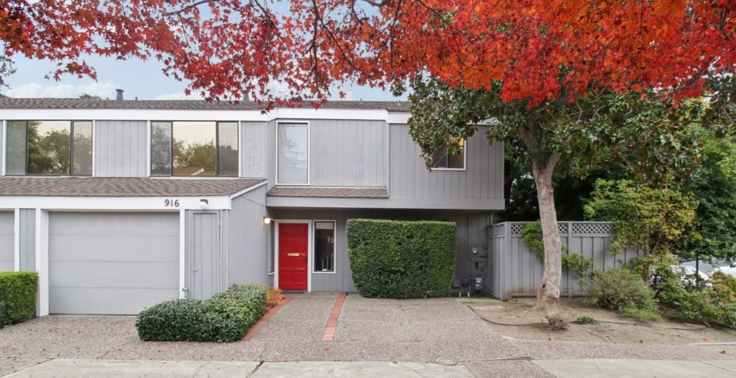 916 Menlo Avenue