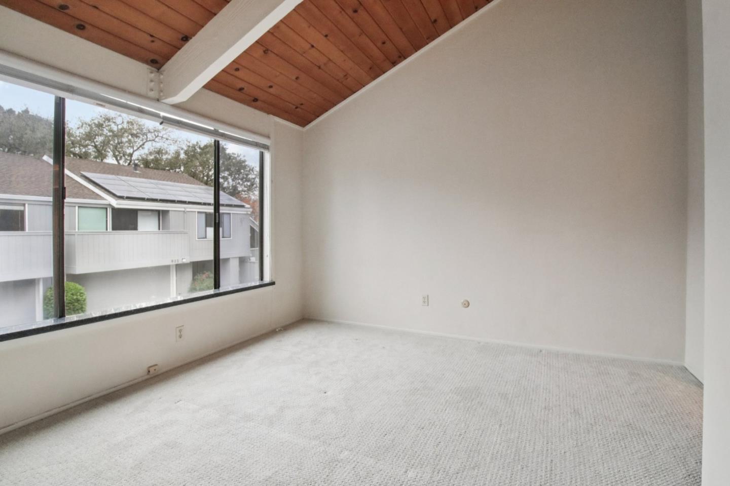 916 Menlo Avenue