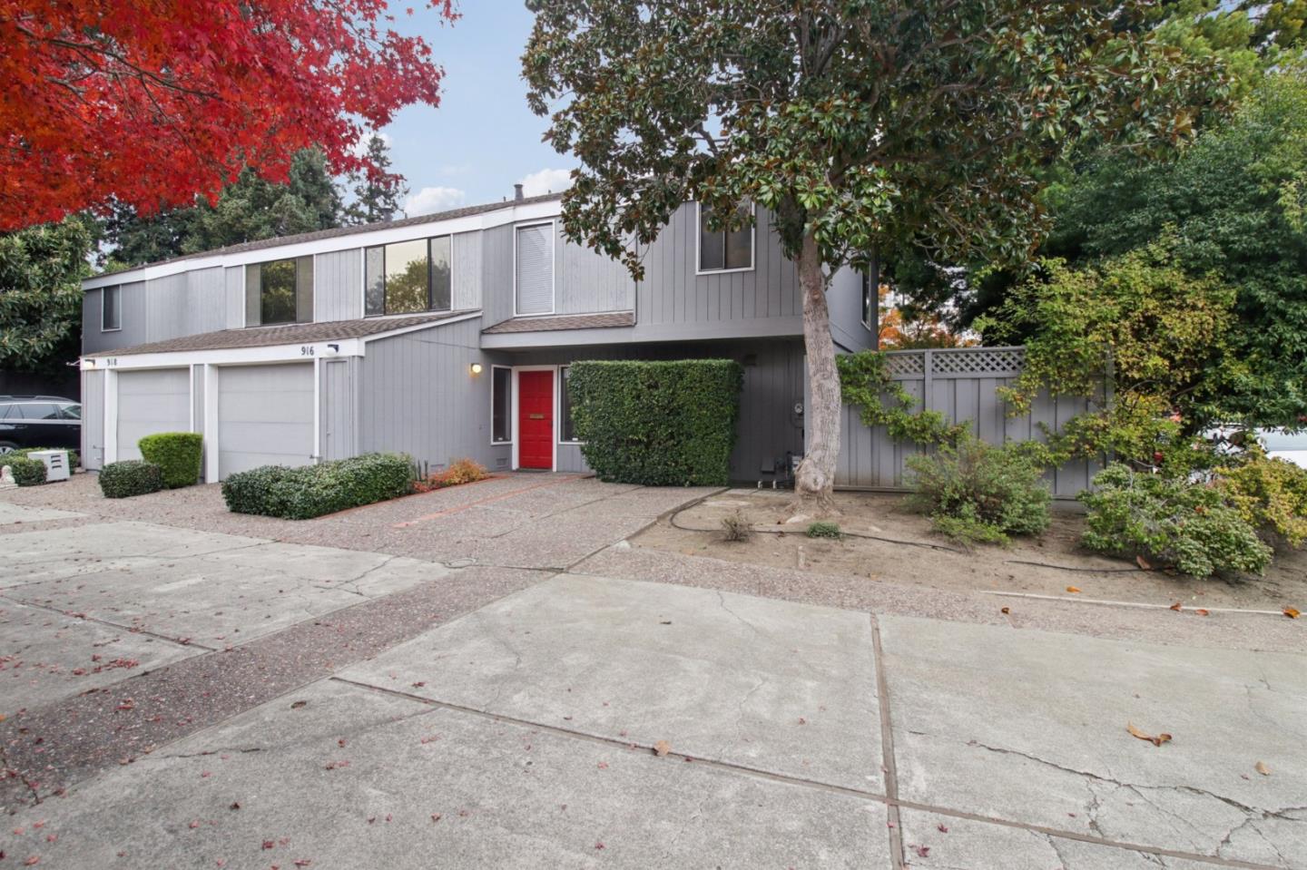 916 Menlo Avenue