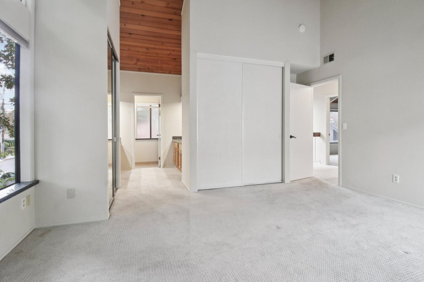 916 Menlo Avenue